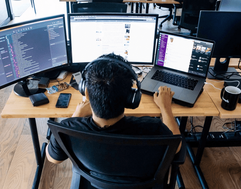 Почему для разработки программного обеспечения стоит обратиться к профессионалам