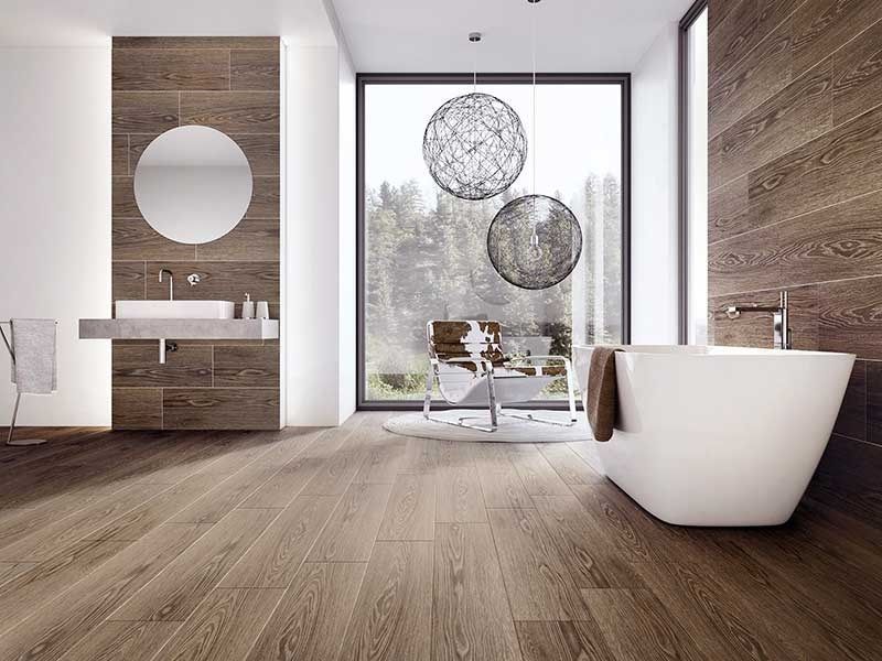 Почему стоит выбрать плитку из керамогранита под дерево