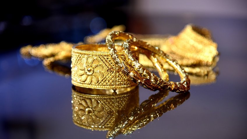 Из каких факторов формируется цена на золото