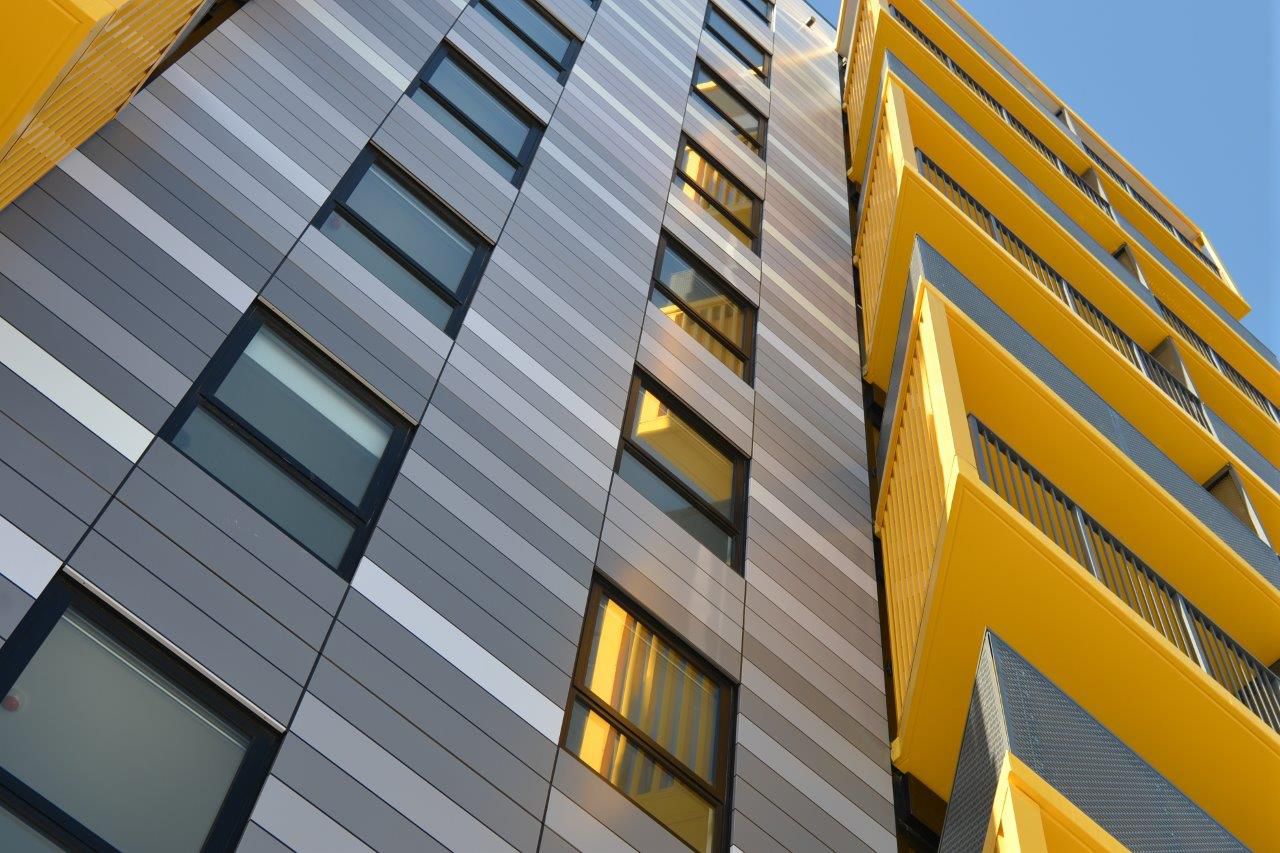 Преимущества фасада из алюкобонда