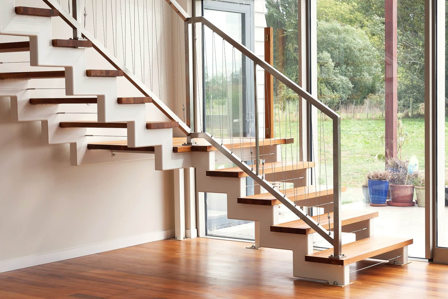 Лестницы и мебель на заказ