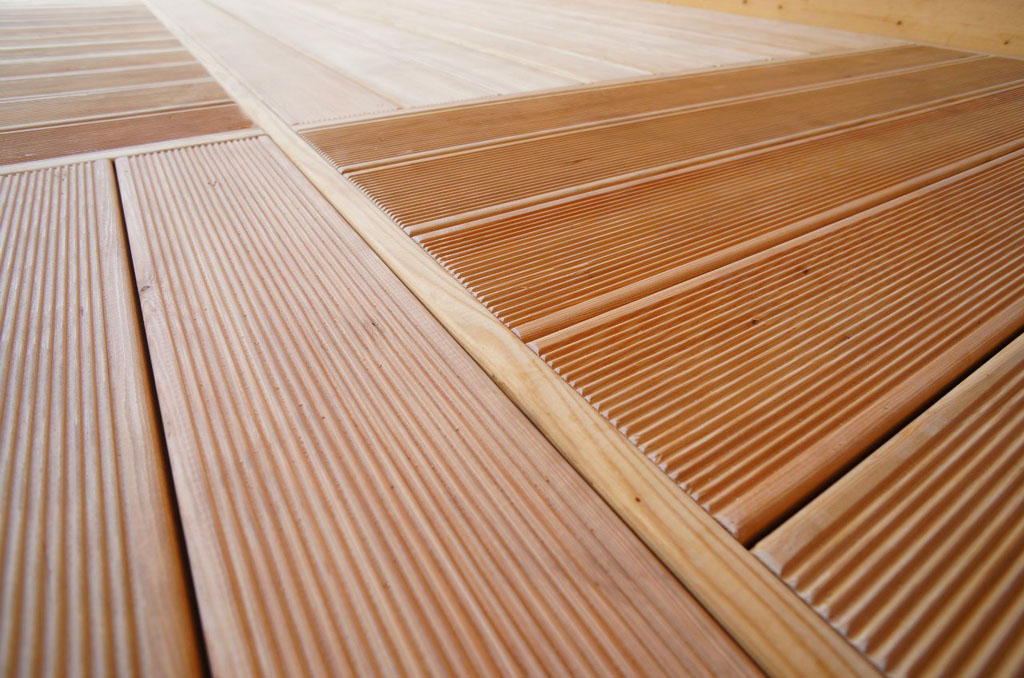 Как выбрать качественную террасную доску