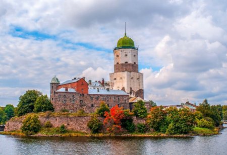 Средневековые замки в России: где найти рыцарей для их восстановления.