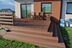 Отличия террасной доски из ДПК