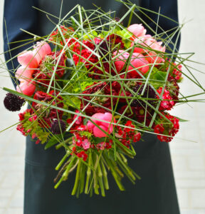 Откройте для себя красоту Московской школы флористики: раскрытие творчества через флористическое мастерство