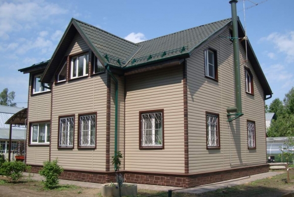 Отделка дома сайдингом: что стоит знать