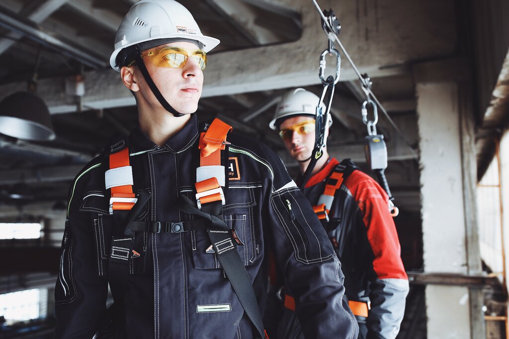 Обеспечение безопасности: Важность обучения по СИЗ и регистрации обученных лиц в Министерстве труда