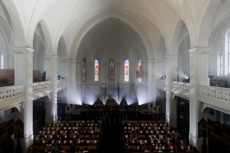 Что объединяет проект премиум-класса Symphony 34 и премьеру симфонии Кирилла Рихтера