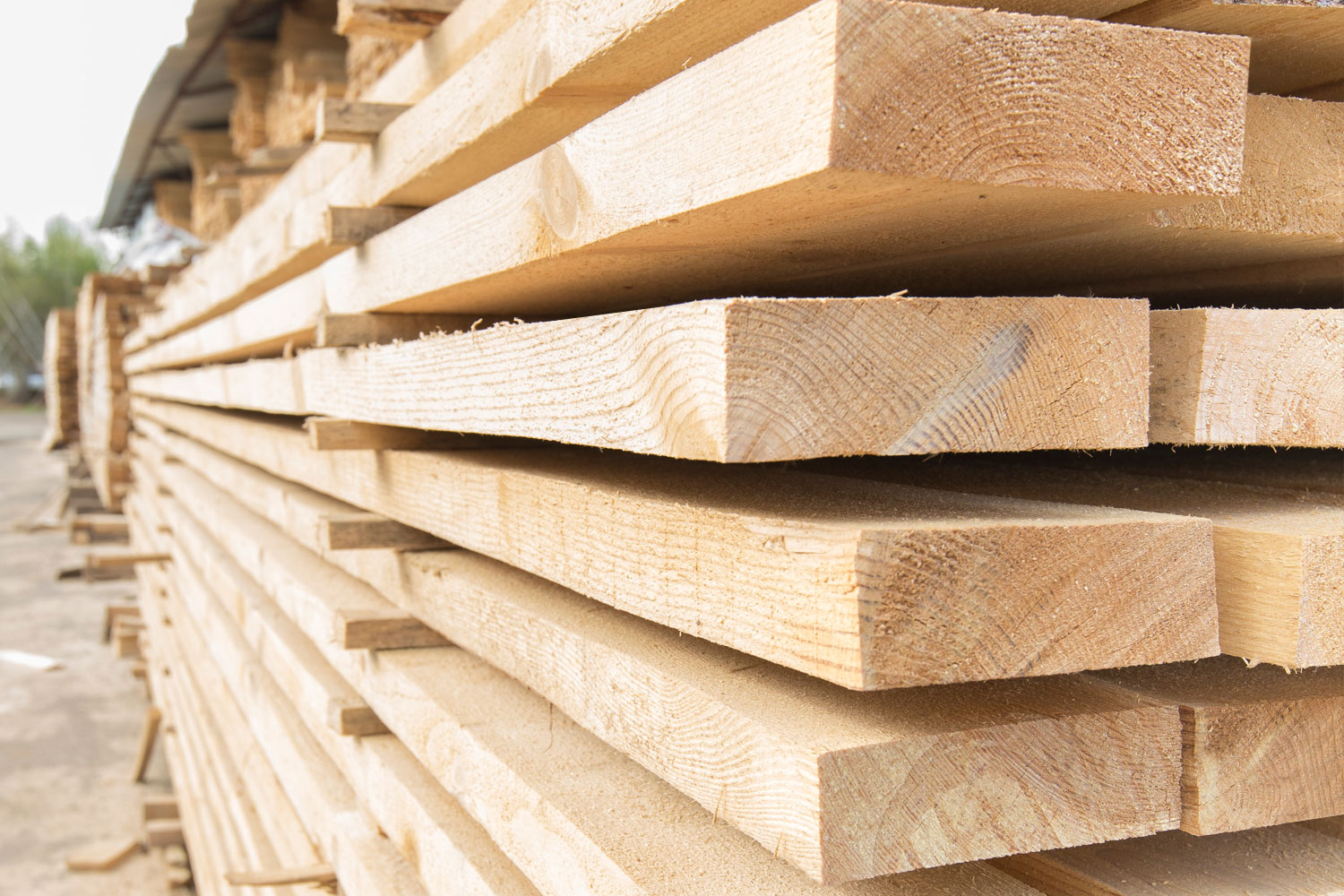 Как выбрать качественные пиломатериалы: Советы для успешных строительных проектов