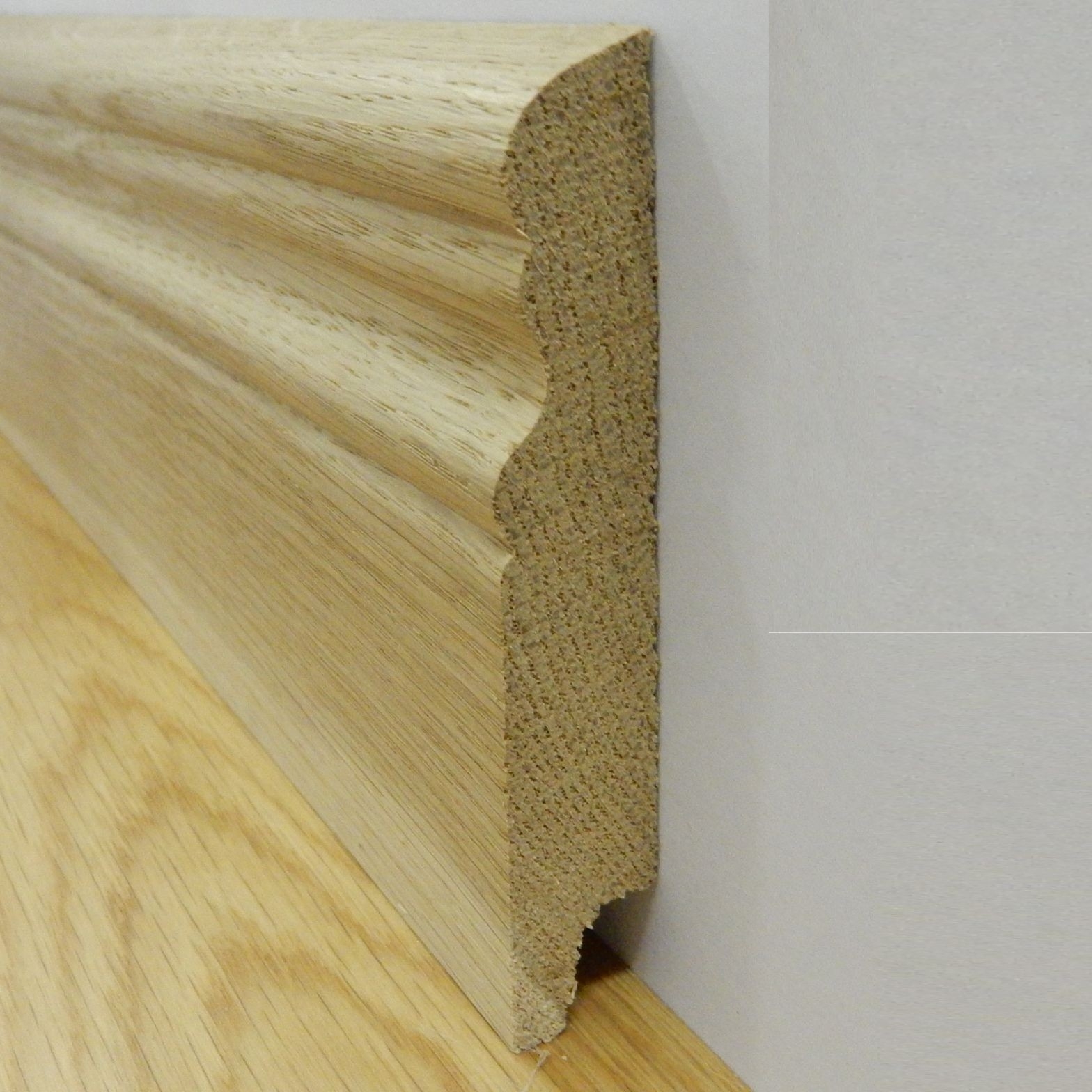 Как крепить деревянный плинтус