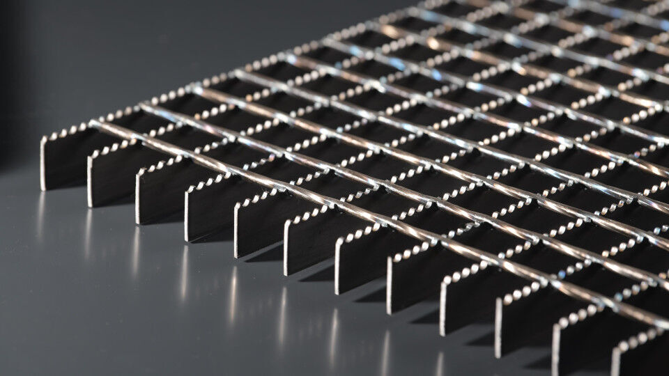 Сварной решетчатый настил: Процесс изготовления и применение