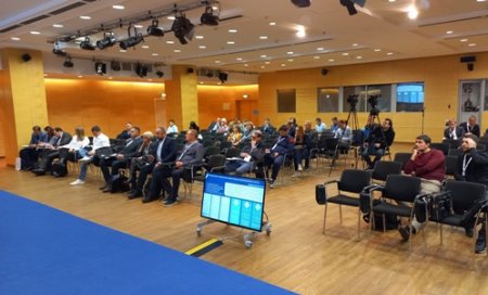 В центре внимания цемент, бетон и сухие смеси.