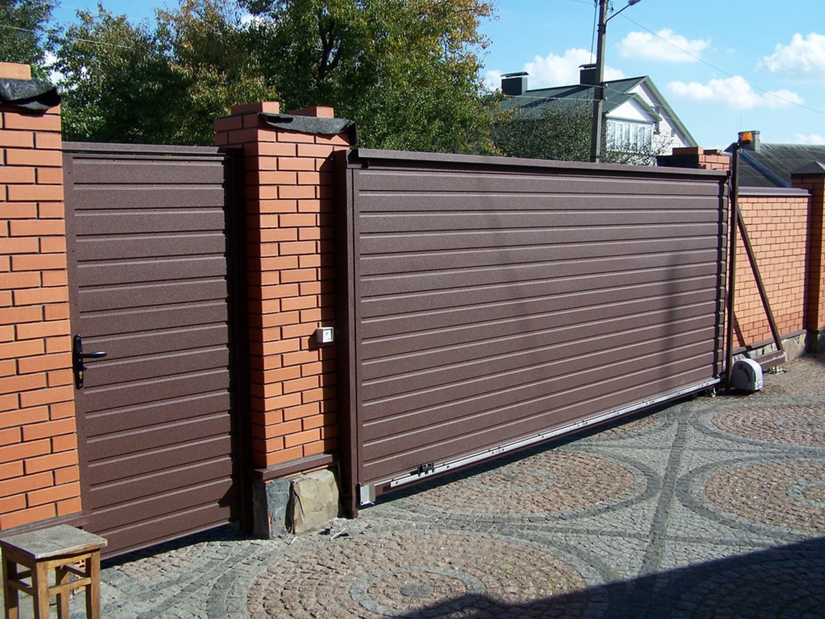 Автоматические откатные ворота: комфорт и безопасность для вашей собственности