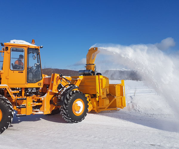 Шнекороторные снегоочистители: незаменимые помощники в зимний период