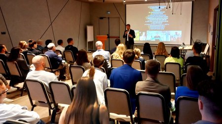 Владимир Волошин: для массового занятия плаванием нам нужно больше   строить легко возводимые бассейны