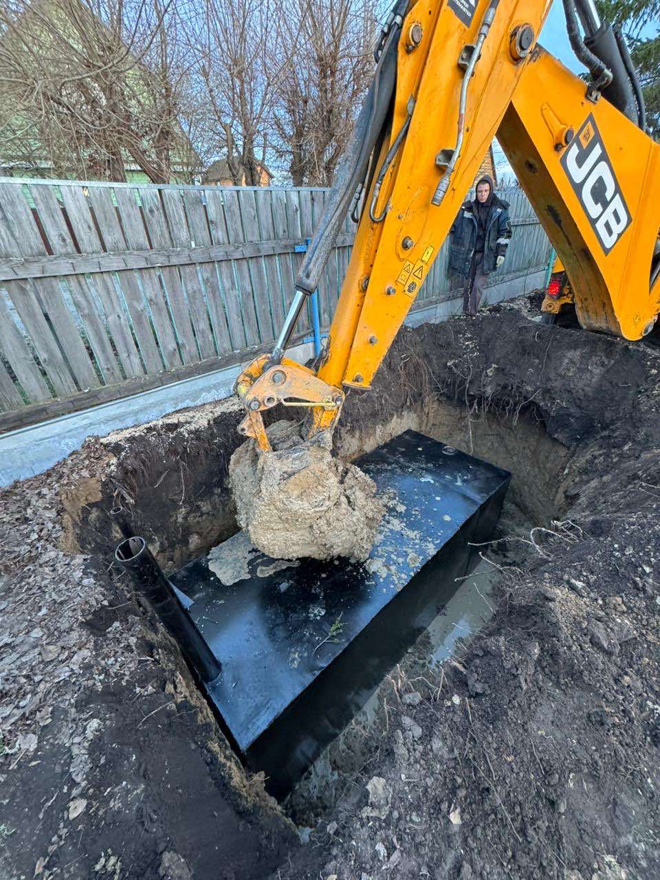 Установка септика под ключ: что нужно знать перед монтажом?