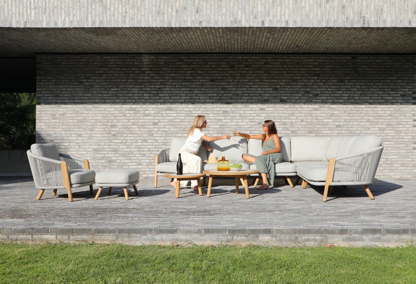 Как выбрать комплект мебели для лаунж-зоны: уют и стиль в одном решении