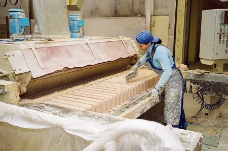 Стройка: у нас не хватает не кадров, а умения с ними работать?