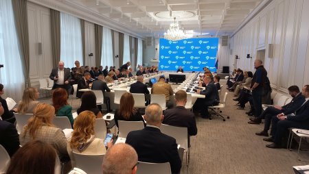 Замминистра Никита Стасишин не согласен с выводами опроса застройщиков.