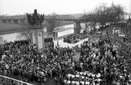 Апрель 1945/1985: две встречи на Эльбе, которые забывать нельзя