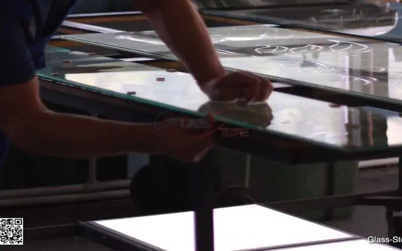 Безопасность и стиль: стекло триплекс на заказ для любых задач