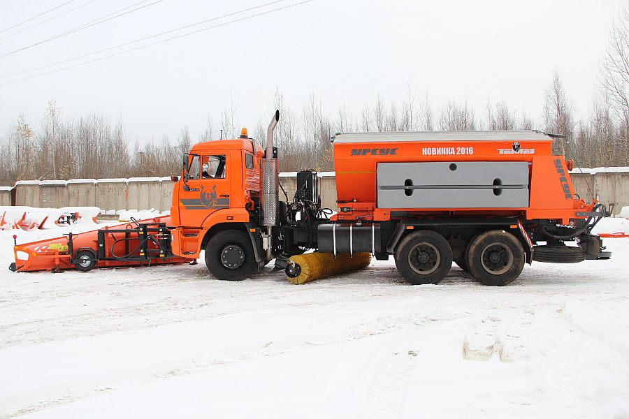 КДМ — незаменимые помощники на дорогах круглый год
