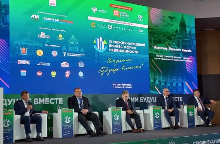 Академия наук призывает на своих участках вместо газонов иметь грядки с картошкой.