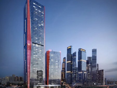 Московские небоскребы позеленели