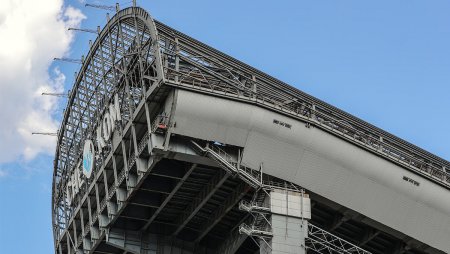 Почему при сносе «Снежкома» случаются ЧП