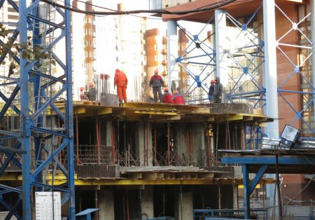 Падение спроса на жилье: нужно просто переждать или не ждать